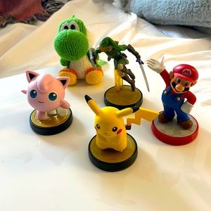 Assorted Amiibos